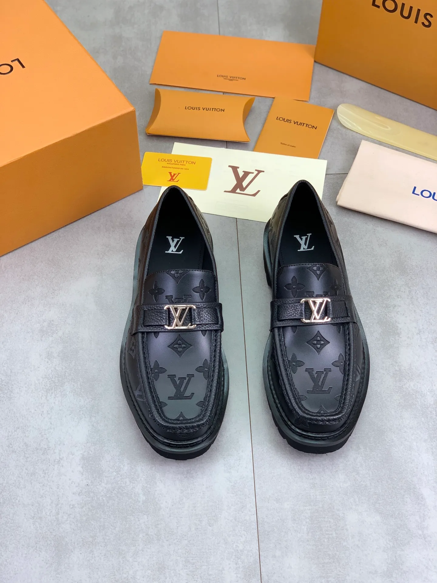 Factory price P820 💎💎💎LOUIS VUITTON [Louis Vuitton] - LV men's business casual leather shoes, luxurious and noble 👞All imported original cowhide, just to create a more comfortable wearing experience, upper: original high-end calfskin ➕Imported soft cowhide lining, original lightweight foam outsole ✔️ Color: 6️⃣colors available Size: 39-44 (38.45 46 can be customized (non-returnable)